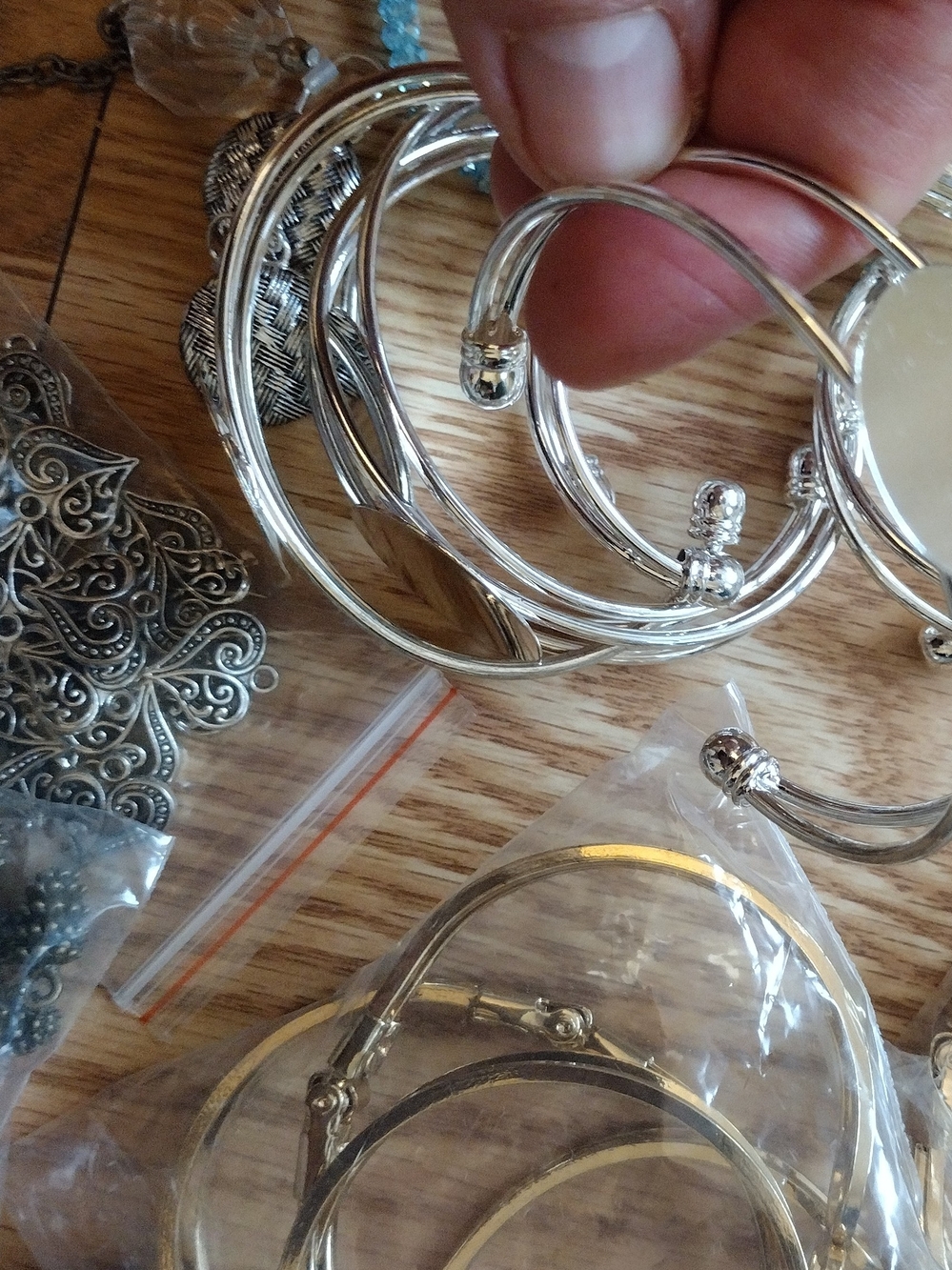 Mixed Lot DIY Craft Projects Beads Flowers Metal Accents - Picture 10 of 14